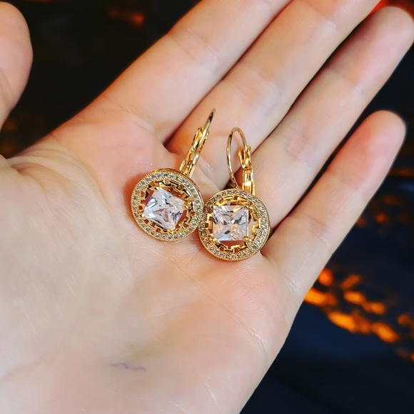 Gold Plated Zirconia Lever back Earrings 🤩 - Picture 3 of 4